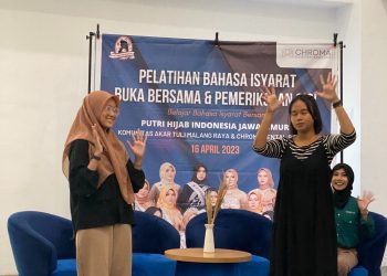Lebih dekat dengan Sahabat Tuli, Putri Hijab Indonesia Jawa Timur Latih Bahasa Isyarat